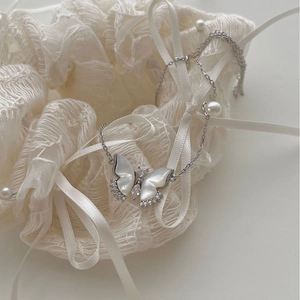 Collier papillon en argent 925 élégant avec nacre blanche et zircons étincelants