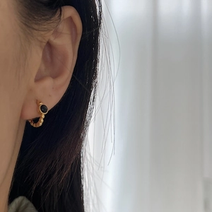 Retro Gold-Creolen mit schwarzem Onyx-Inlay und feinem Perlenrand für Damen
