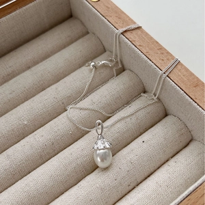925 Sterling Silver wave chain necklace with elegant acorn-shaped pearl pendant