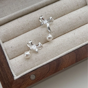 Elegant S925 silver butterfly earrings with sparkling zircon and dangling white pearls