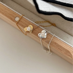 Elegant 925 sterling silver heart necklace with pearl inlay in gold and silver finish