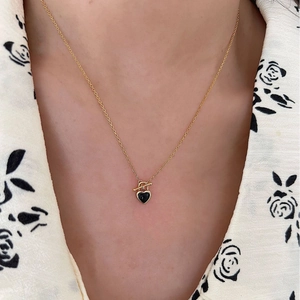 Elegant S925 silver heart necklace with black agate and golden OT toggle clasp for women