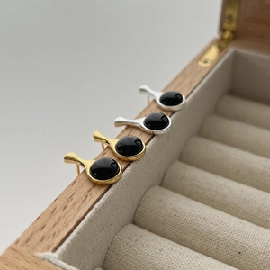 Elegant 925 sterling silver black onyx stud earrings in gold and silver plating
