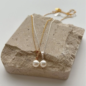 Classic S925 silver necklace with elegant white pearl and zircon pendant in gold and silver