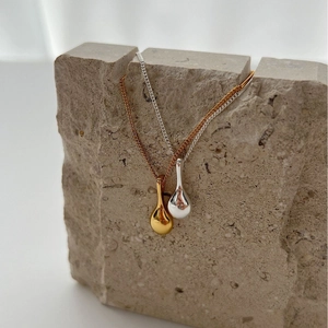 Collier avec pendentif bouteille de vin en argent S925 minimaliste en or et argent