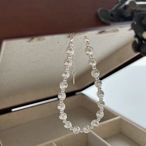 Elegant S925 sterling silver cat-eye beaded bracelet with adjustable chain on jewelry box