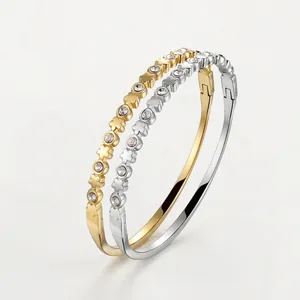 Bracciali a quadrifoglio in acciaio inossidabile placcato oro 18K con zirconi lucidi