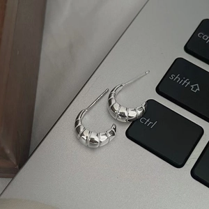 Boucles d'oreilles créoles croissant en argent sterling S925 poli au design minimaliste