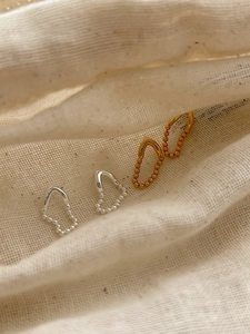 Détails des boucles d'oreilles S925 en argent sterling en forme de V dorées et argentées