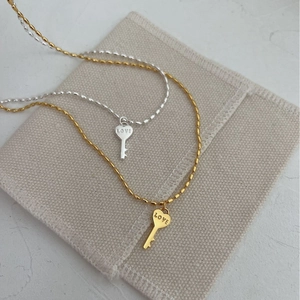 Collier Pendentif Clé en Cœur en Argent Sterling 925 pour Femmes Inscription LOVE Chaîne à Billes Bijoux de Mode