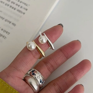 Elegant S925 sterling silver ring set with pearls, butterfly cutout and heart patterns
