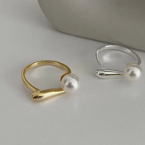 Elegant S925 sterling silver open rings with lustrous pearls in gold and silver finishes