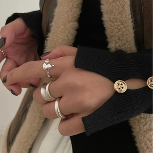 925 silver asymmetric hulu ring set with minimalist smooth and cartoon outline bands