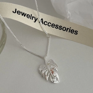 Élégant Collier Pendentif Feuille de Monstera en Argent Sterling 925 Pour Femmes Chaîne de Clavicule Incrustée de Strass Bijoux Minimalistes