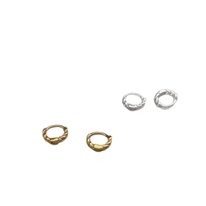 Boucles d'oreilles créoles torsadées classiques en argent 925 avec zircon doré et argent