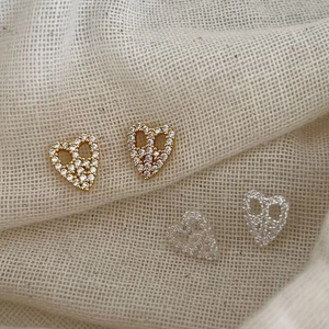 Elegant 925 silver heart stud earrings with pavé cubic zirconia in gold and silver