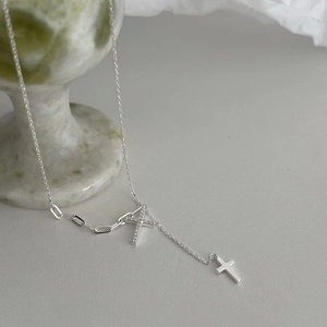 Collana a Y in argento 925 con ciondoli a doppia croce e catena a maglie miste