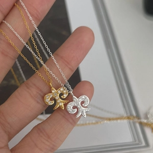 925 Sterling Silver Fleur-de-lis Pendant Necklace For Women Pave Rhinestone Light Luxury Vintage Style Thin O-Chain Clavicle Necklace