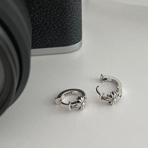 Retro S925 sterling silver hoop earrings featuring vintage oxidized cross flower patterns