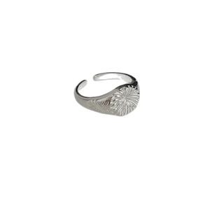 Adjustable S925 sterling silver ring with engraved vintage sunburst firework pattern