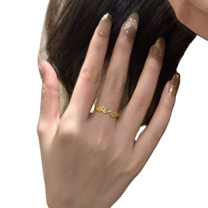 Vintage 18K gold plated 925 silver ring with hollow leaf pattern and zircon stones