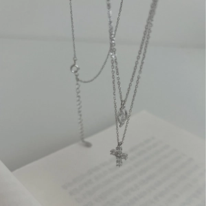Minimalist S925 silver double layered necklace with cross and teardrop diamond pendants
