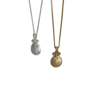 Minimalistische Glücksbeutel-Halskette aus Sterlingsilber in Gold und Silber gebürstet