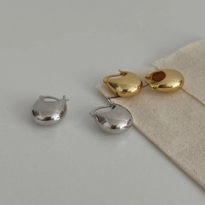 Minimalist S925 sterling silver chunky teardrop hoop earrings in gold and silver finish