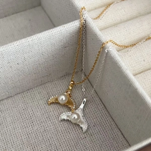 S925 sterling silver mermaid tail necklace with pearl and sparkling crystals in gold and silver