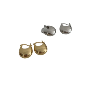 Polished S925 sterling silver chunky teardrop hoop earrings in gold and silver finish
