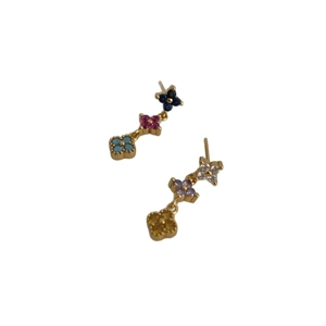 Boucles d'oreilles pendantes trèfle à trois fleurs dorées avec pierres colorées