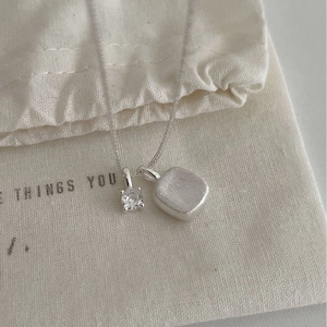 S925 sterling silver necklace with cubic zirconia and brushed square sugar pendant
