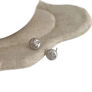 Elegant S925 sterling silver four-leaf clover stud earrings with sparkling crystals