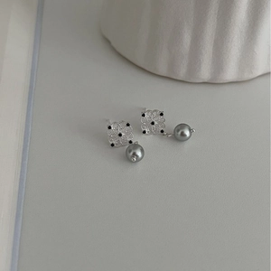 Silver drop earrings with geometric hollow design and grey pearls in a minimalist set