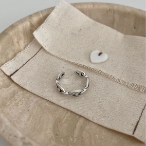 Retro S925 sterling silver pig nose anchor chain ring with oxidized finish and open band