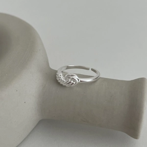 Bague minimaliste en argent sterling 925 avec design de vigne torsadée et anneau ajustable