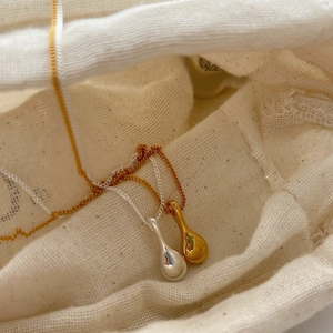Minimalist S925 sterling silver waterdrop pendant necklaces in gold and silver finish