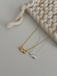 Détail du collier mauvais œil en argent S925 avec zircon brillant et placage en or