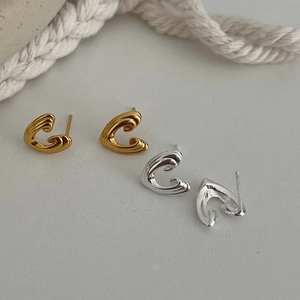 Minimalist S925 sterling silver geometric C-shaped stud earrings in gold and silver