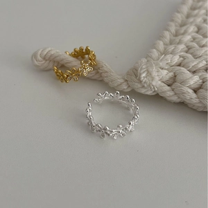 Minimalist S925 sterling silver daisy rings with pave crystals in gold and silver