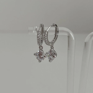 Boucles d'oreilles Moissanite classiques en argent S925 avec plaquage or K et griffes