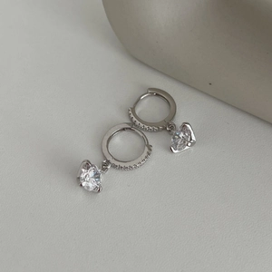 Élégantes boucles d'oreilles créoles en argent S925 avec pendentifs en moissanite cœur