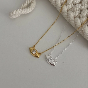 Collier minimaliste en argent S925 Œil du Mal avec zircone et motif en étoile rayonnant