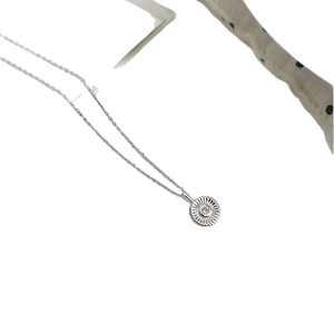 S925 Sterling Silber Sonnenstrahl Münzhalskette mit funkelndem Zirkonstein-Zentrum
