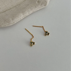 Elegant S925 silver iris flower threader earrings with green enamel and gold plating