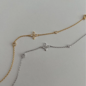 S925 silver four-leaf clover bracelets with sparkling zircon stones in gold and silver
