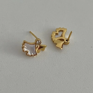 Elegant S925 silver ginkgo leaf stud earrings with white shell inlay and zircon accent