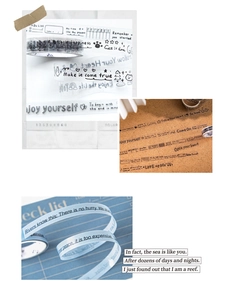Dettaglio di nastri PET con citazioni inglesi motivazionali per lo scrapbooking