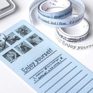 Set nastro PET con citazioni inglesi e foglietti adesivi blu in stile minimalista