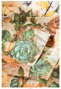 Detalle macro de pegatinas botánicas vintage con ilustraciones de flores y plantas